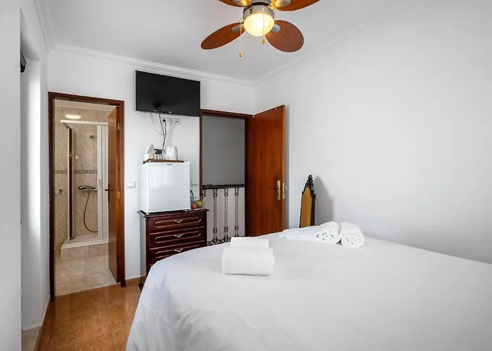 Carepa -nazare, Steps From The נאזרה